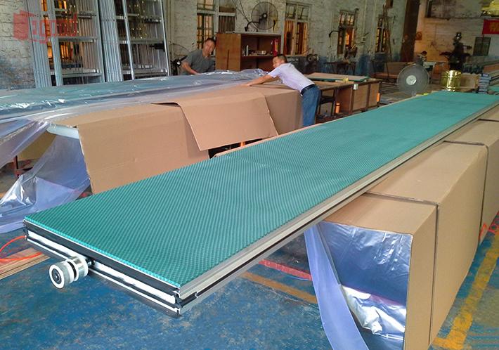 workshop production，sliding door