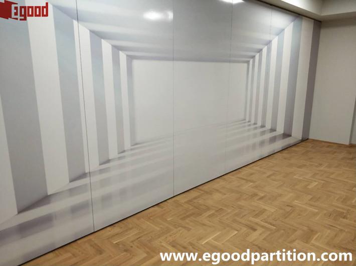 Movable wall partition to stick wall paper 